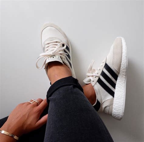 adidas iniki damen schwarz weiß|Adidas iniki shoes stockx.